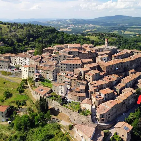 House With Stunning Views * Chiusdino